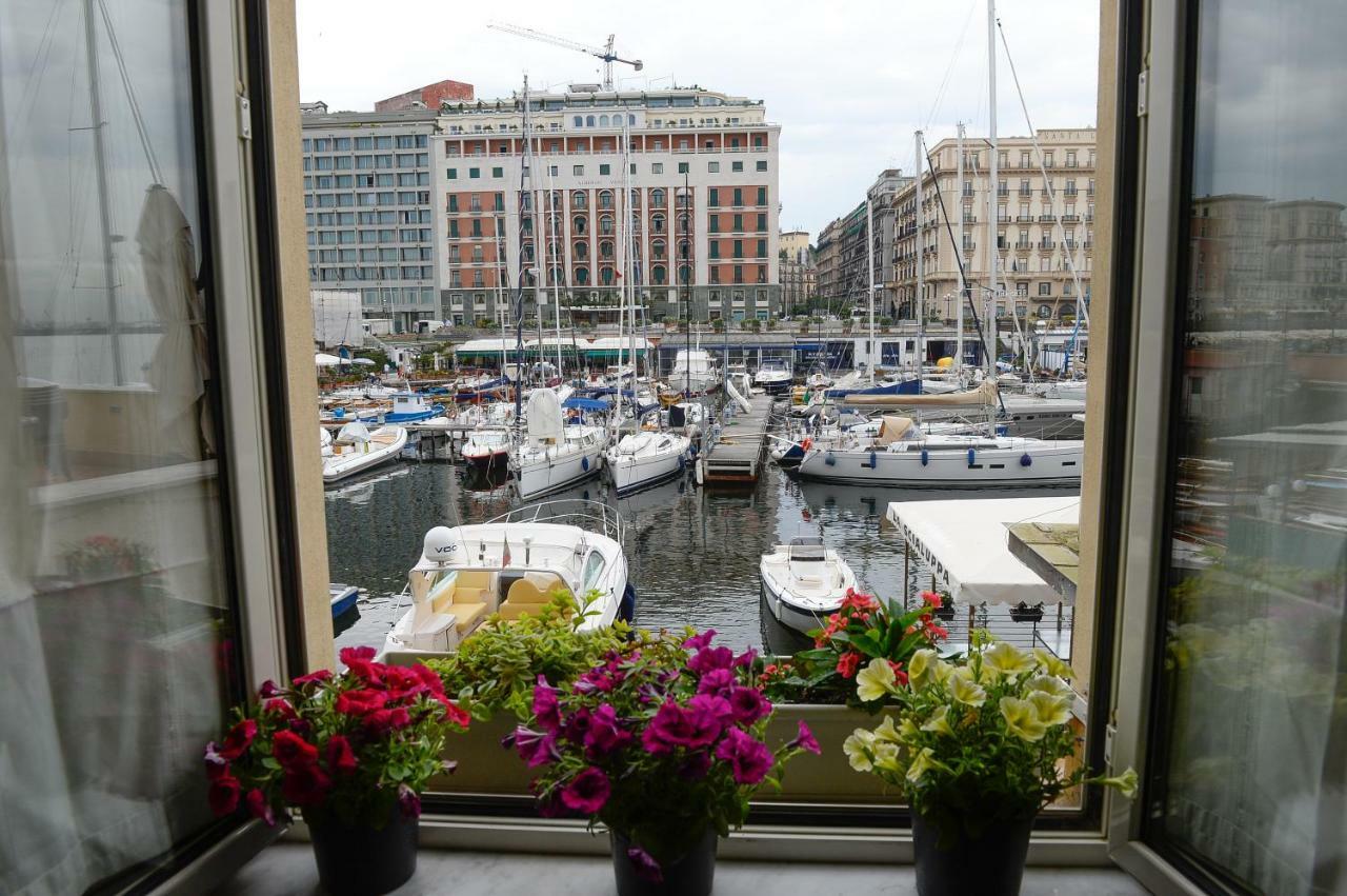 הוילה נאפולי Casa Del Porto Al Borgo Marinari מראה חיצוני תמונה